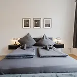 Dessaus Motto Appartements! Solo - Paerchen - Familien - Gruppen Appartement *