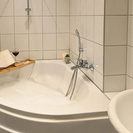 Dessaus Motto Appartements! Solo - Paerchen - Familien - Gruppen Apartment