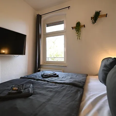 Dessaus Motto Appartements! Solo - Paerchen - Familien - Gruppen Apartment