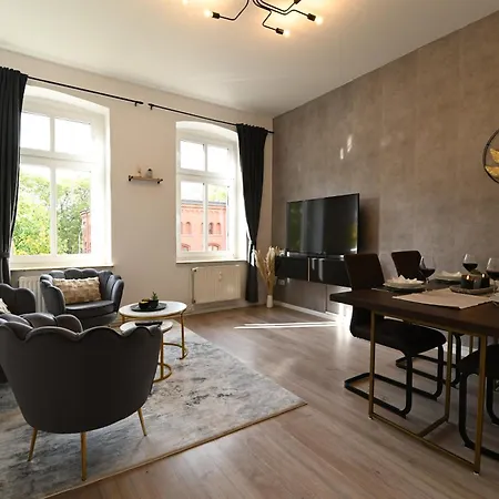 Dessaus Motto Appartements! Solo - Paerchen - Familien - Gruppen Apartment *