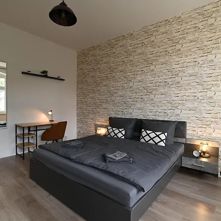 Dessaus Motto Appartements! Solo - Paerchen - Familien - Gruppen Apartment *