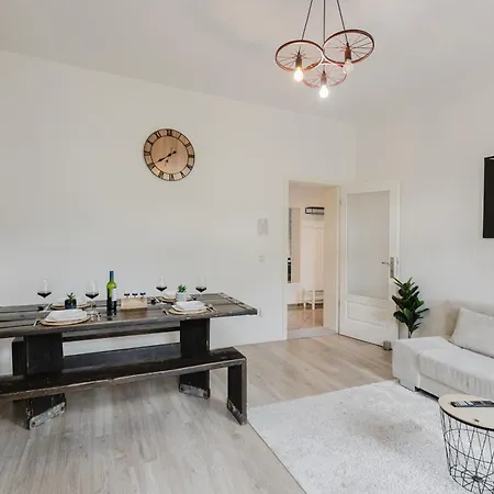 Dessaus Motto Appartements! Solo - Paerchen - Familien - Gruppen *