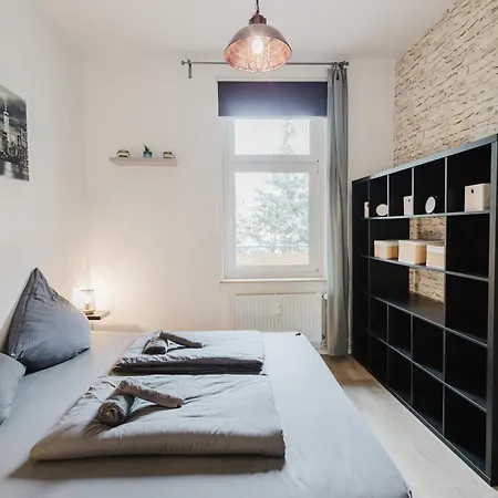 Dessaus Motto Appartements! Solo - Paerchen - Familien - Gruppen Apartament