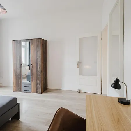 Dessaus Motto Appartements! Solo - Paerchen - Familien - Gruppen