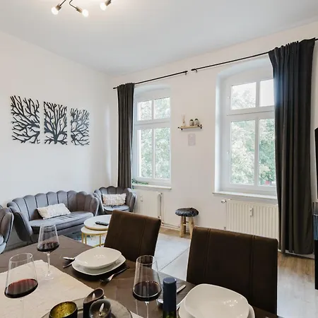 Dessaus Motto Appartements! Solo - Paerchen - Familien - Gruppen דירה *
