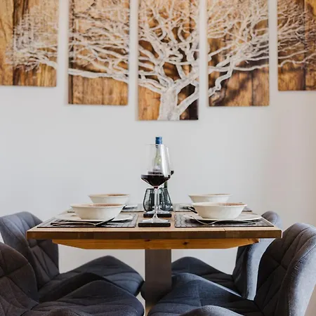 Dessaus Motto Appartements! Solo - Paerchen - Familien - Gruppen דירה