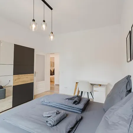 Dessaus Motto Appartements! Solo - Paerchen - Familien - Gruppen דירה *